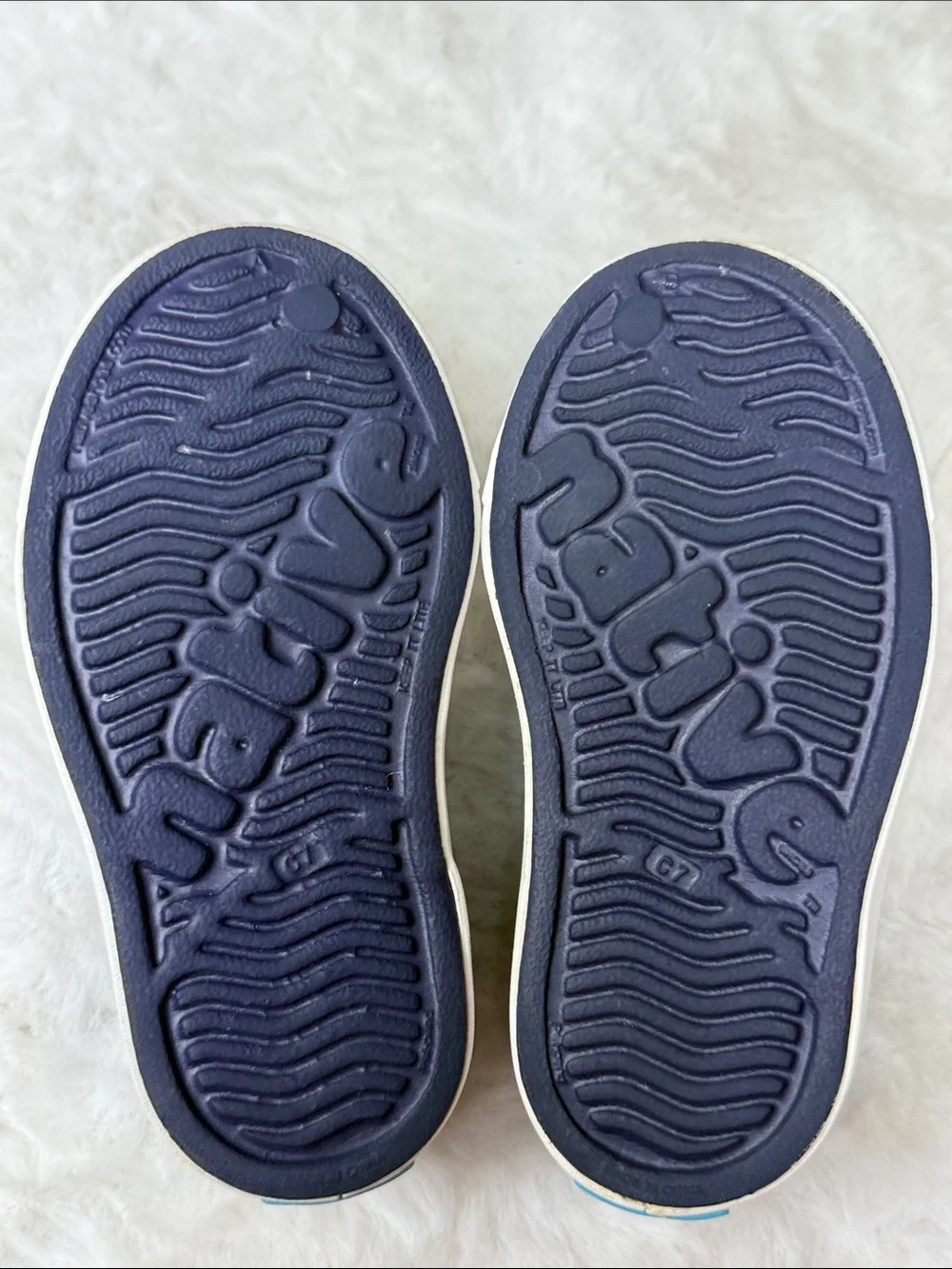 Native unisex small